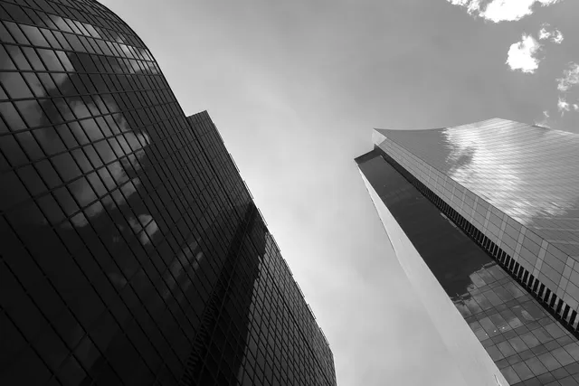 Edificio / Avenida del Puerto 