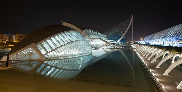 Edificio / Plaza de la Reina - Valencia