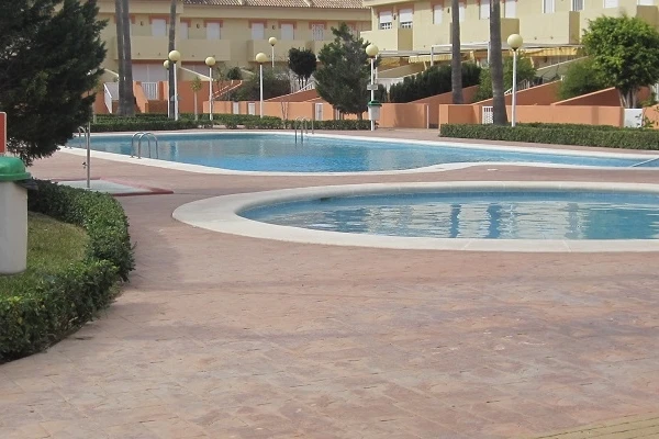 Chalet pareado / Avenida de las Gaviotas,  Urb. Playa Azul / El Perellonet